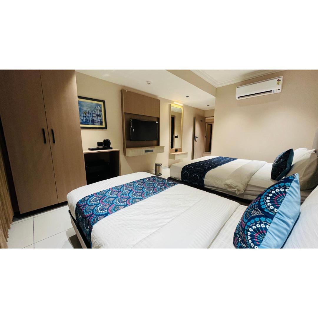 Hotel Royal Town Ahmedabad Exterior foto