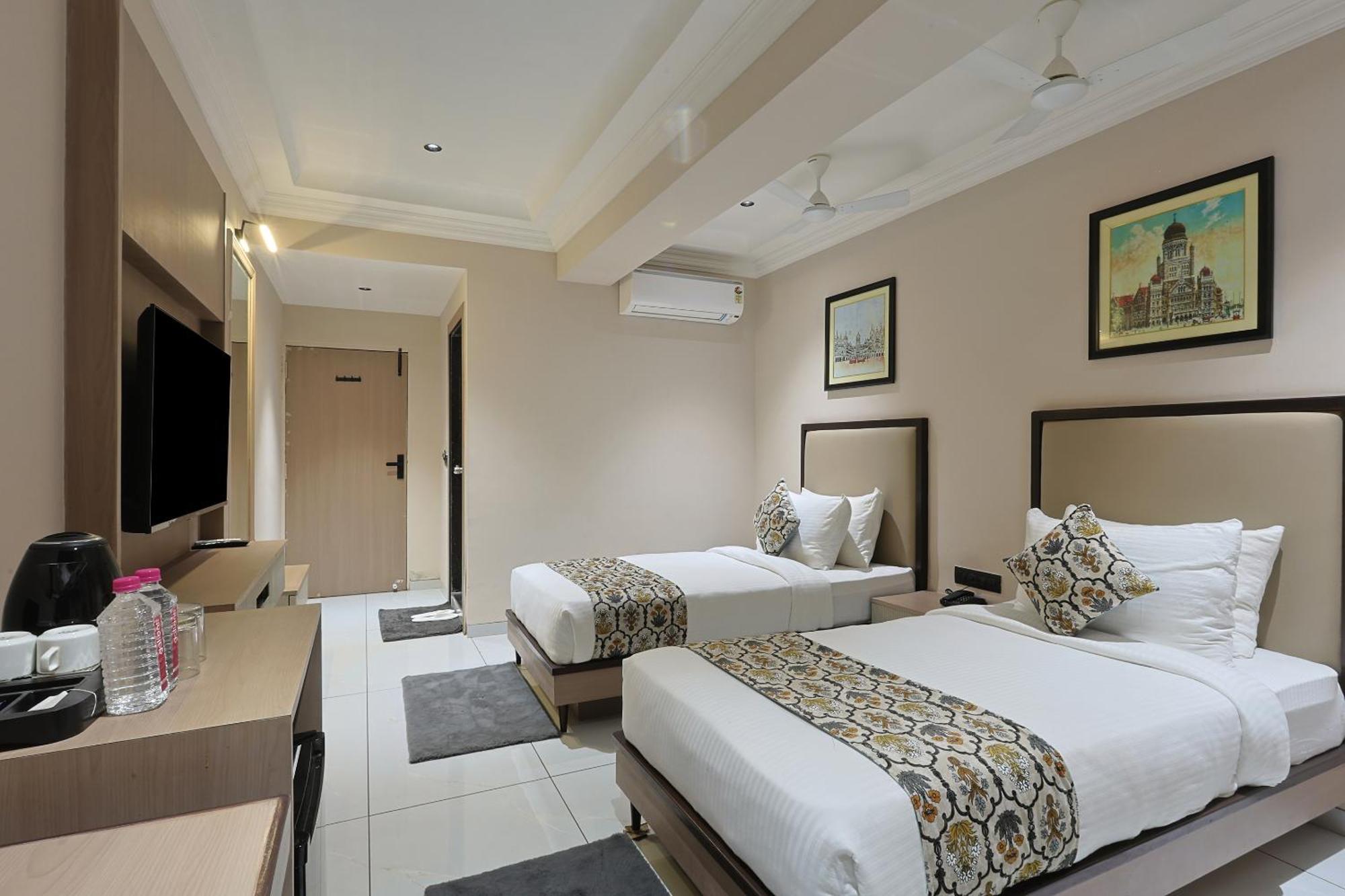 Hotel Royal Town Ahmedabad Exterior foto